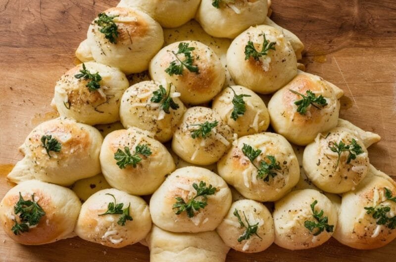 Festive Cheesy Garlic Christmas Tree Bread